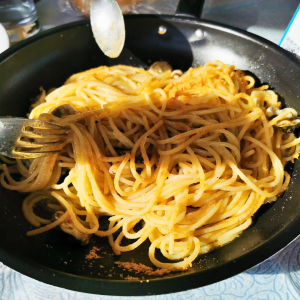Spaghetti alla bottarga di muggine sarda con olio EVO